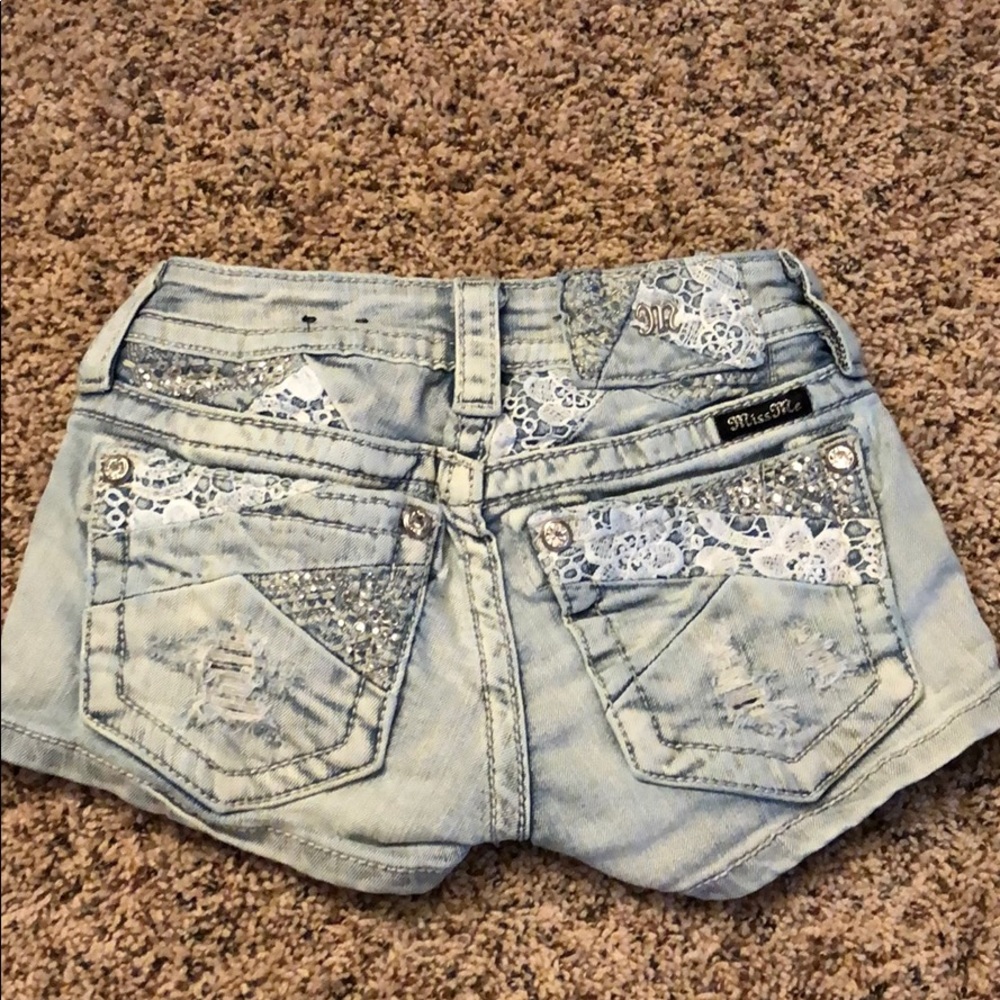 MISS ME SHORTS size 22 (doesn’t list 22 )